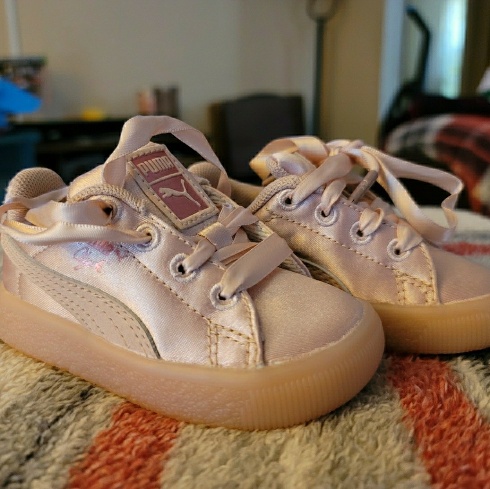 Pink/Rose Gold Puma